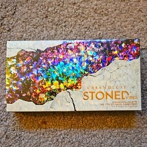 Urban Decay - Stoned Vibes eyeshadow palette